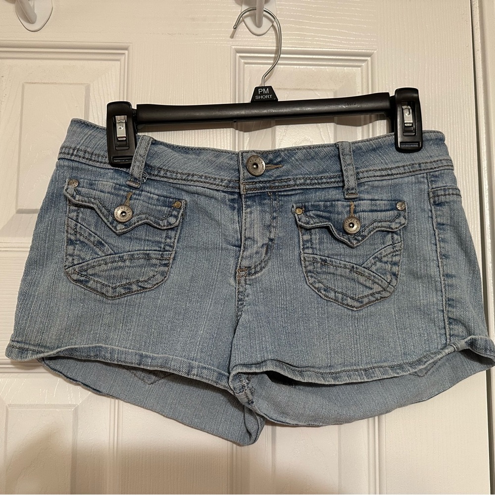 Lei jean shorts. Juniors sz 5. Great condition